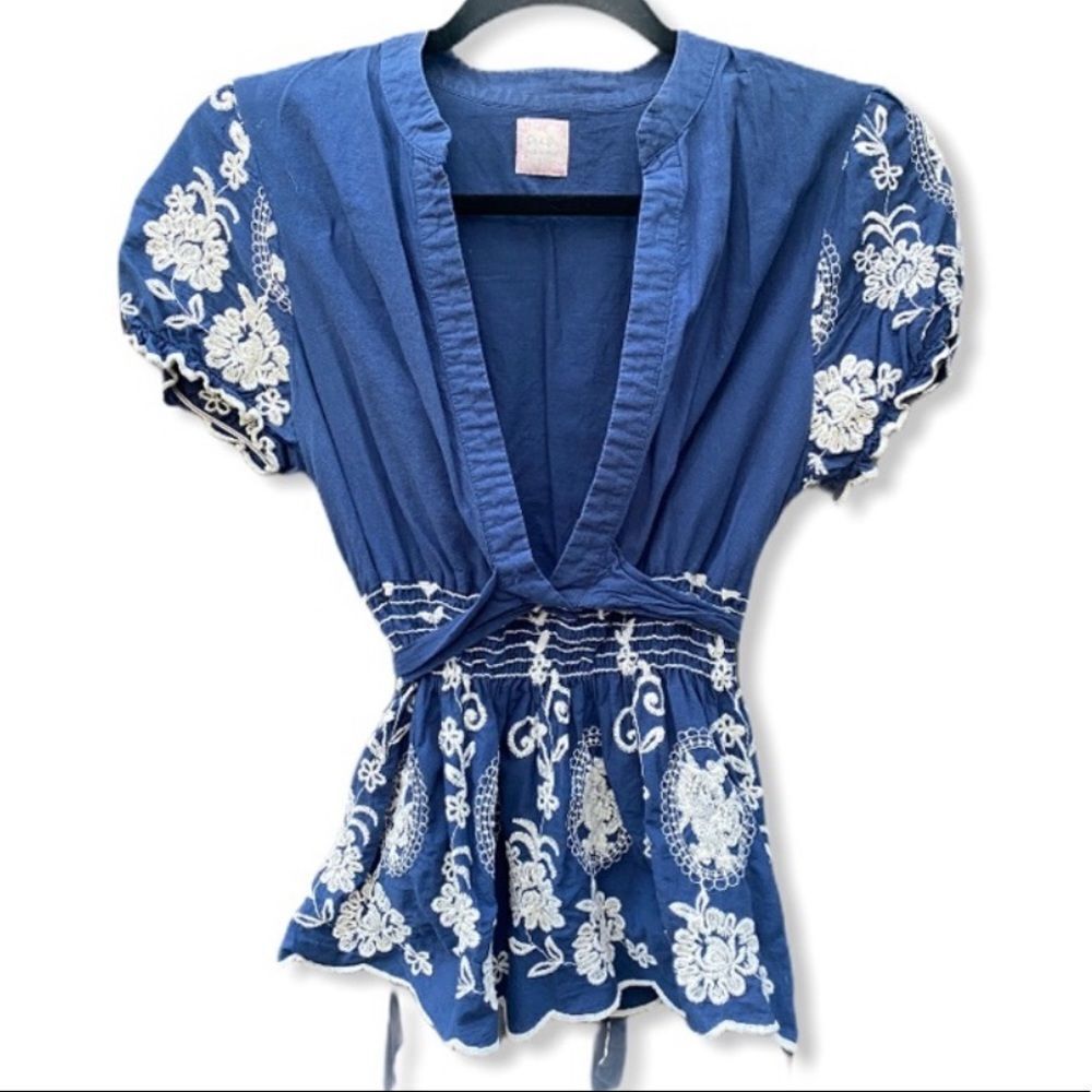 Do + Be Embroidered Top